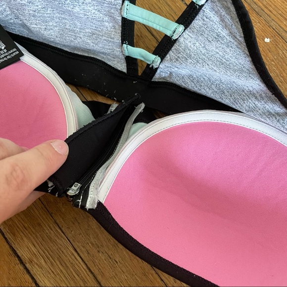 Victoria’s Secret PINK ultimate push-up zip sports bra - Picture 4 of 7